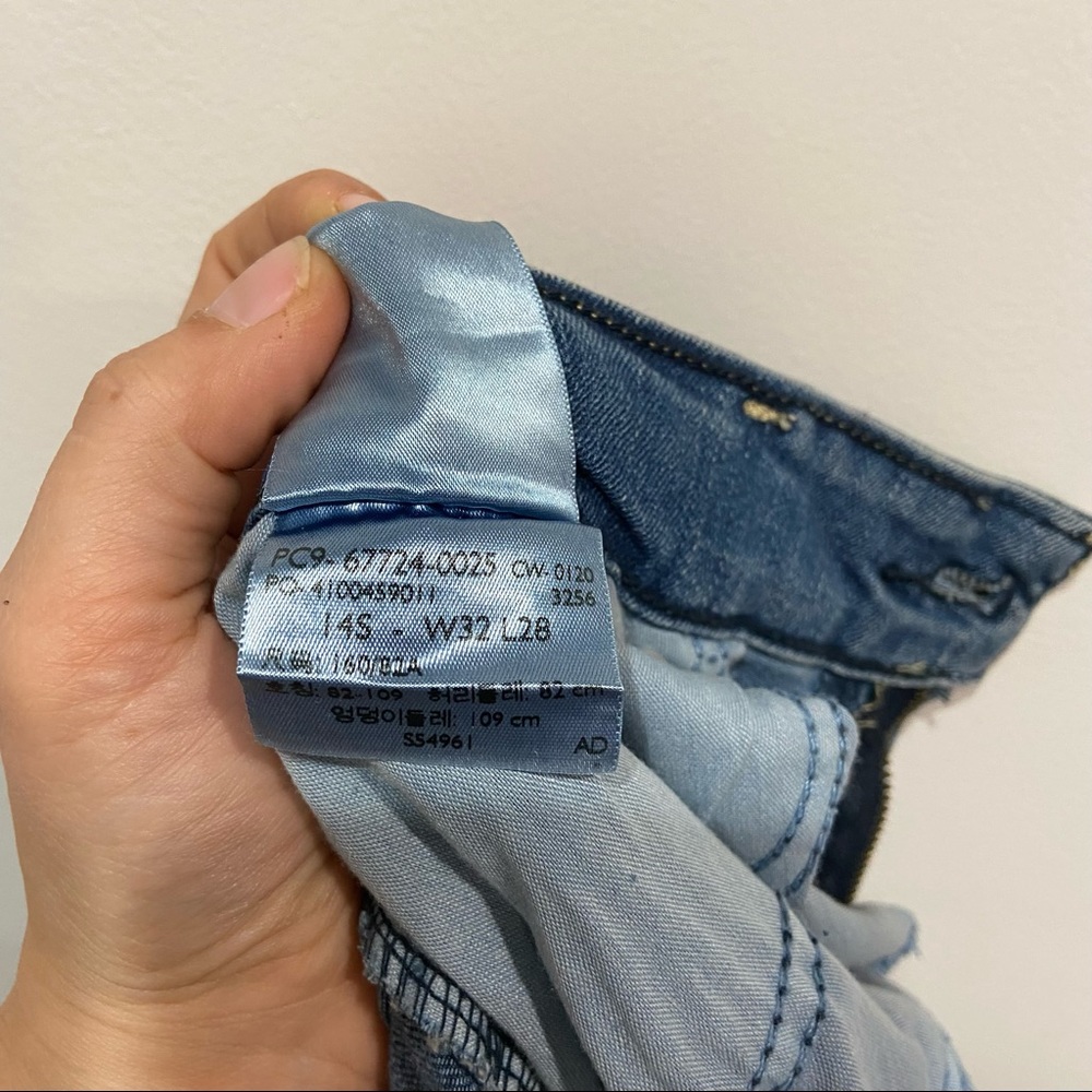 Levi's Women's Medium Wash Med Rise Slim Jeans Size 14S - Picture 11 of 13